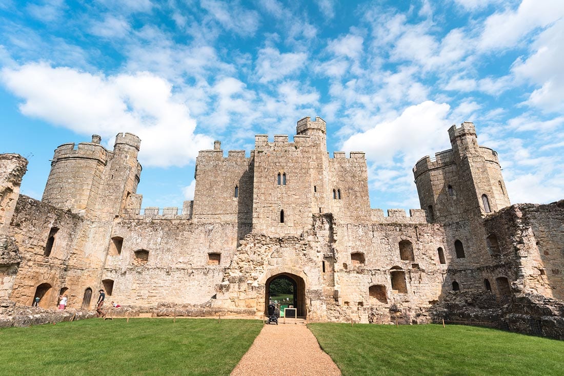 The Ultimate Guide to Bodiam Castle, England (2023)